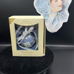 2007 Wedgwood Blue and White Holiday Ornament